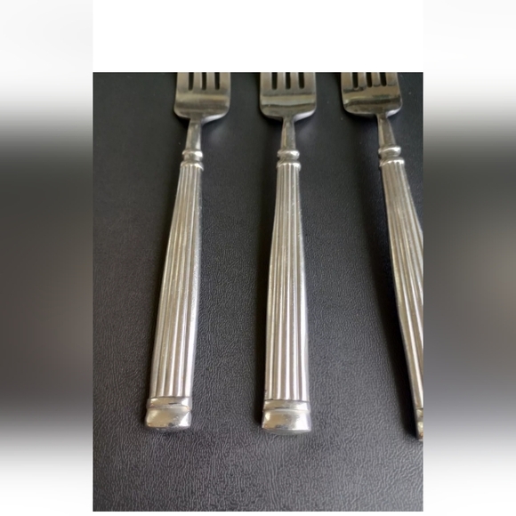 Hampton Silversmiths Avignon 2 Stainless GLOSSY Flatware Forks 7 3/4" Se… - Picture 2 of 15